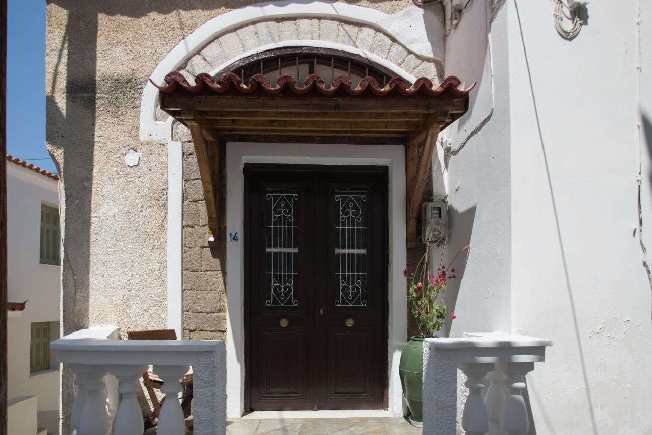 Neoclassical Manor House Poros Town Eksteriør billede